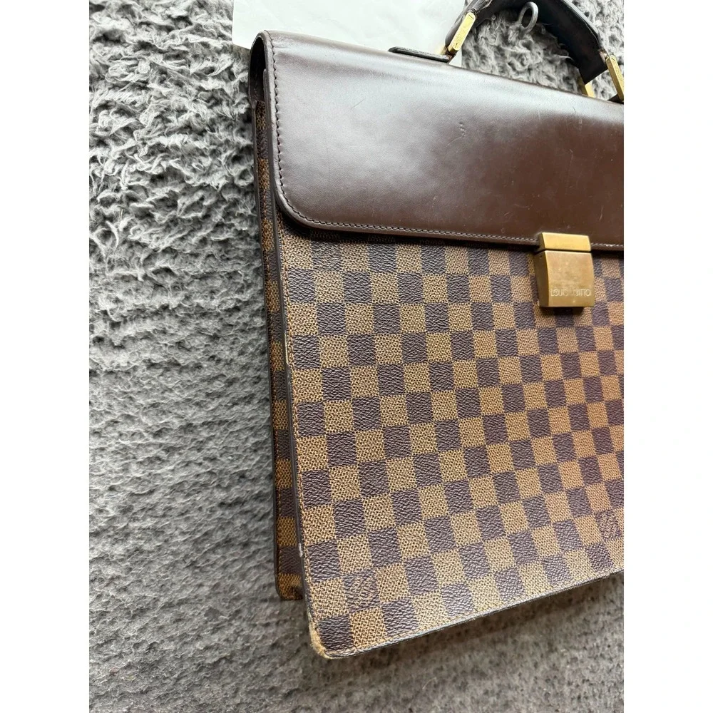 Louis Vuitton pre owned